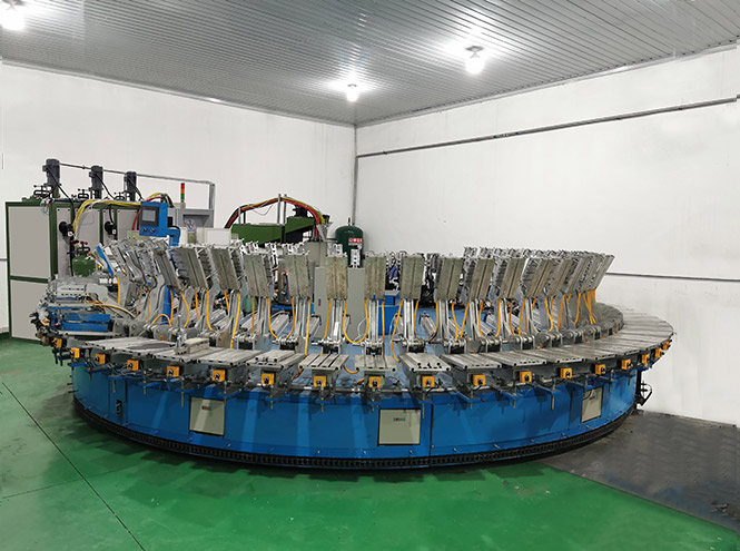 聚氨酯發泡機自動(dòng)生產線